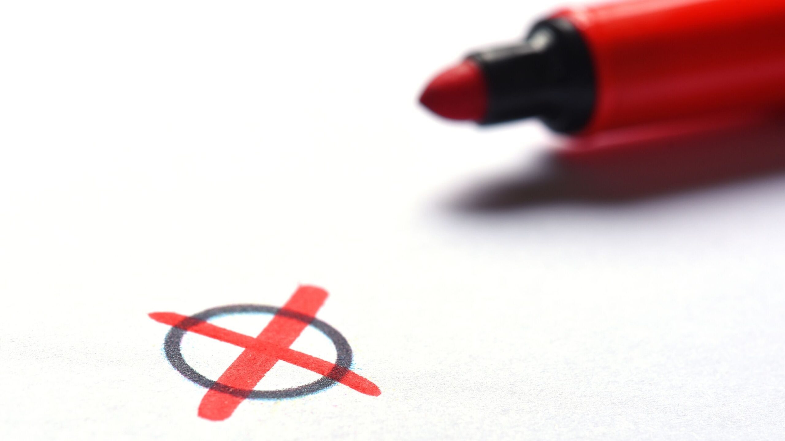weboptimiert-Stift-und-ankreuzen-scaled-aspect-ratio-16-9